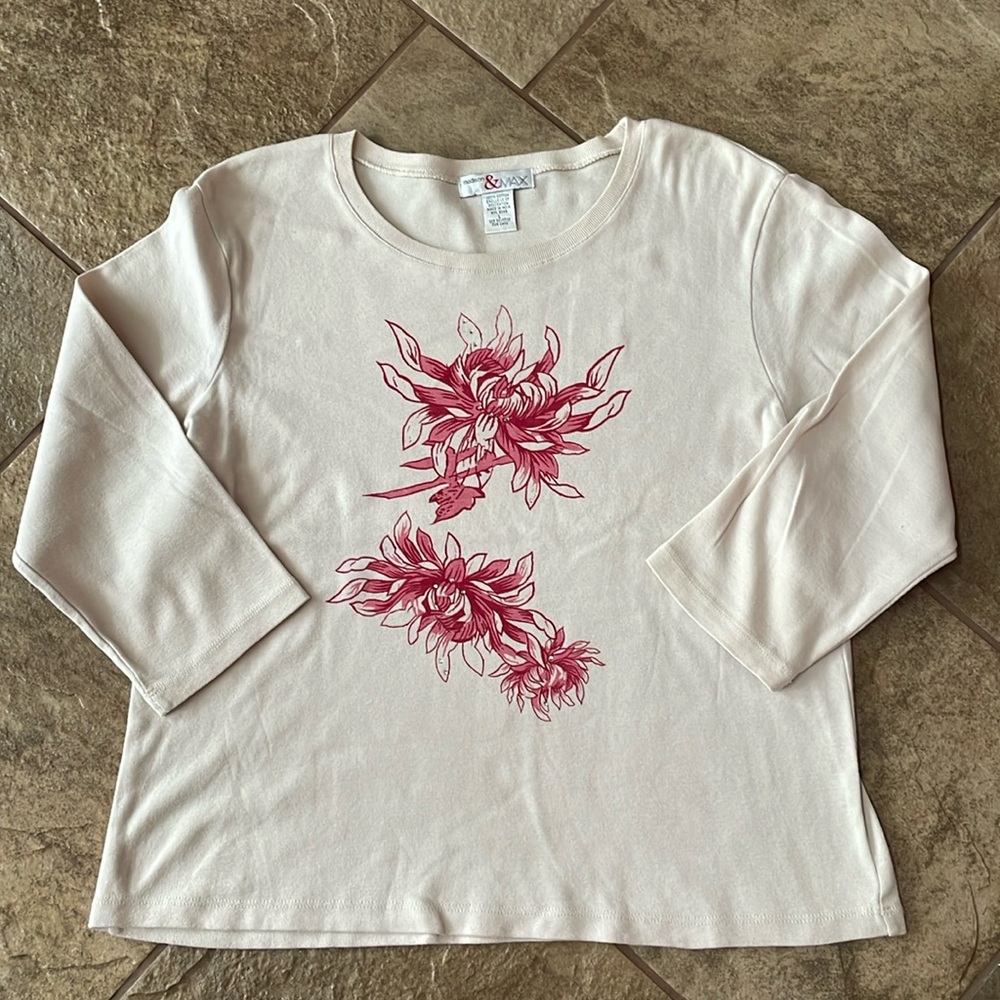 + MADISON & MAX + Floral Long Sleeved Top